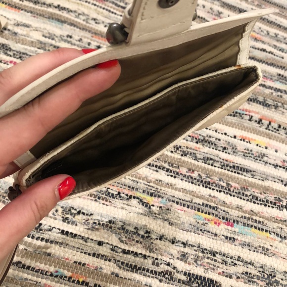 White Coach wristlet - Picture 3 of 4